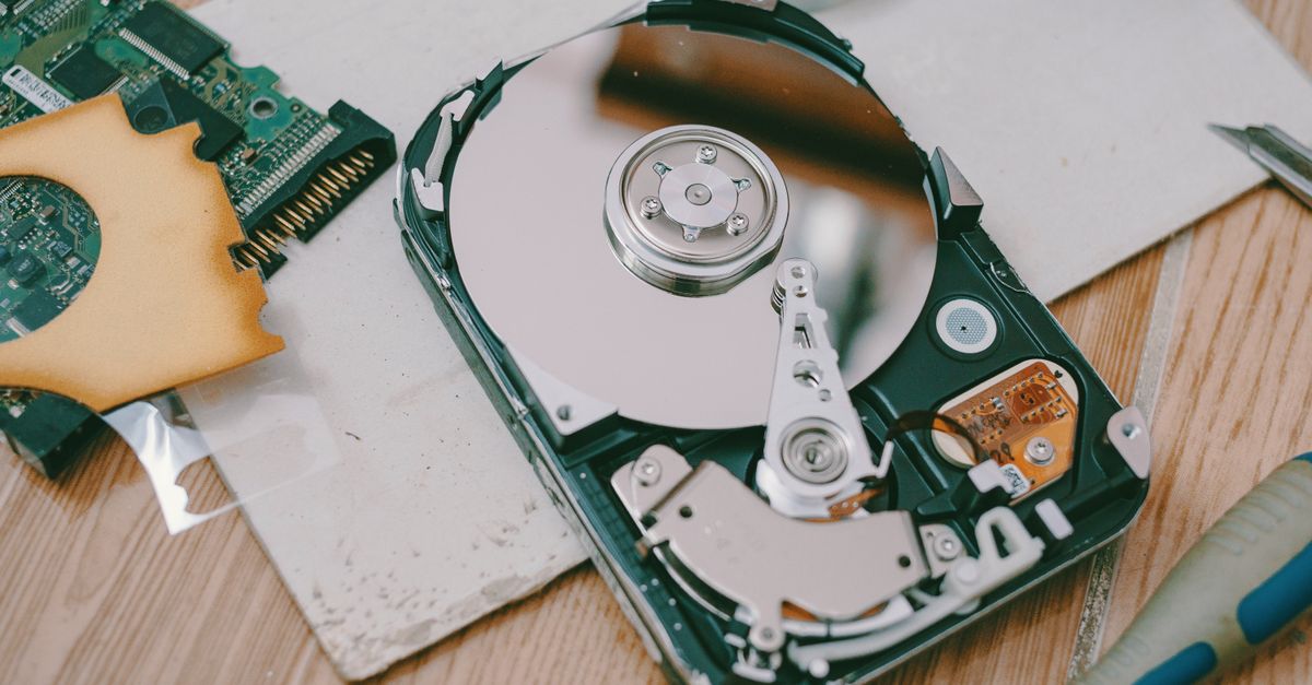 بازیابی اطلاعات هارد دیسک و SSD خراب